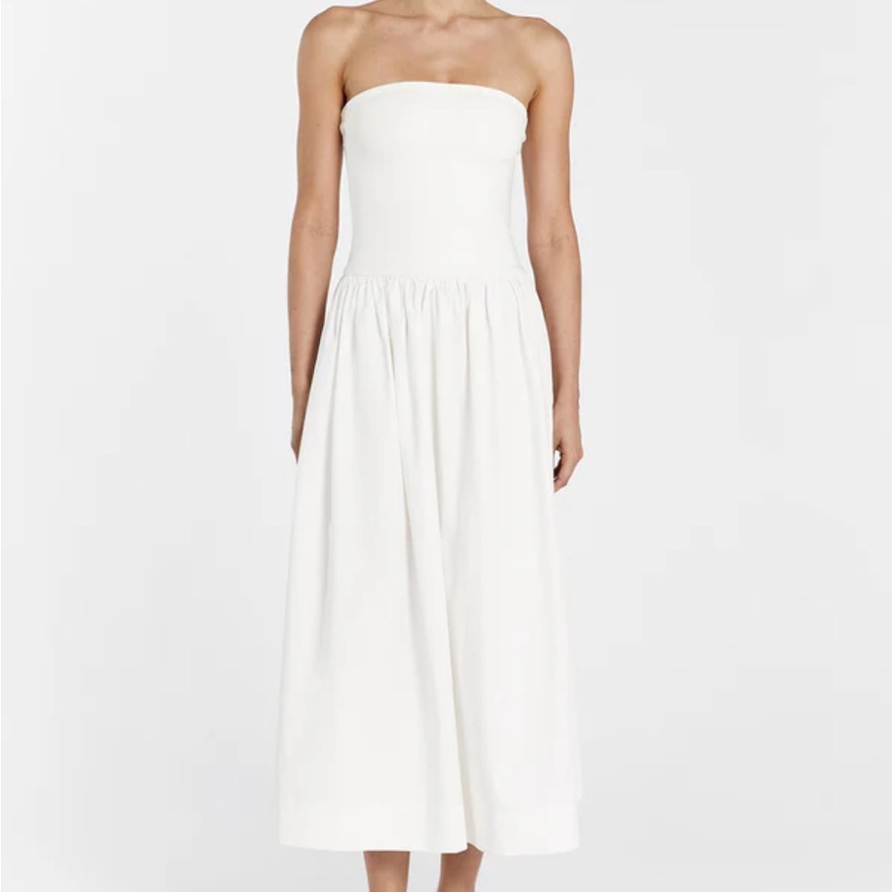 Elegant White Strapless Dress